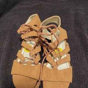 Girls sandals